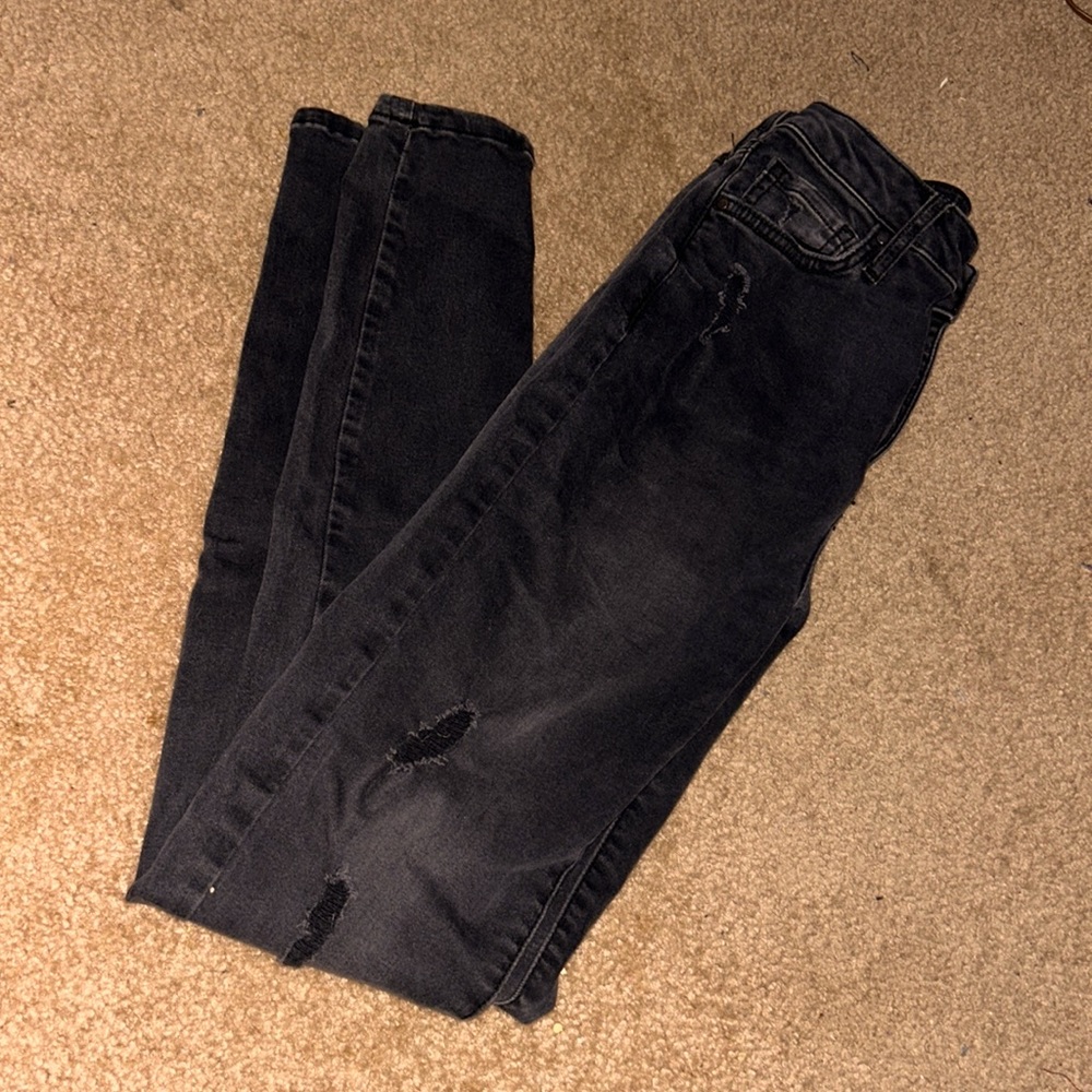 Forever 21 Distressed Black Denim🖤